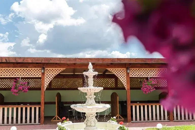 https://honeypot0.s3.amazonaws.com/1702385215872-gallery-RESTAURANT%20REGAL%20%282%29.webp