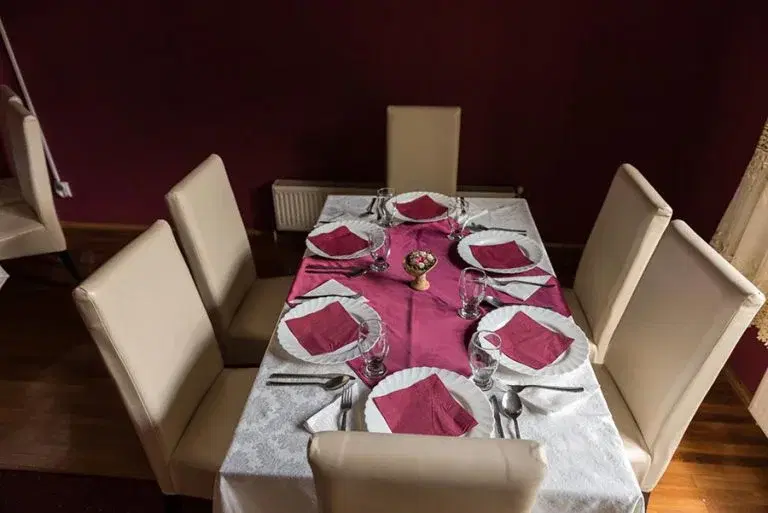 https://honeypot0.s3.amazonaws.com/1702385218572-gallery-RESTAURANT%20REGAL%20%286%29.webp