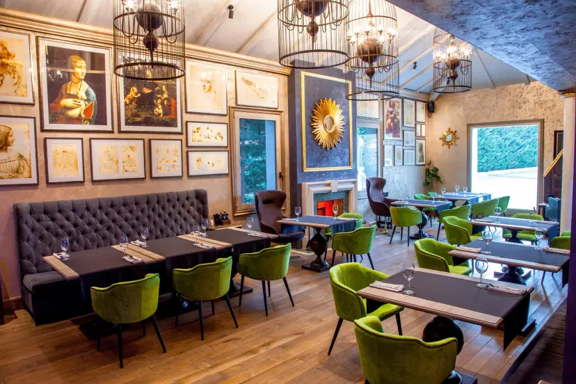 https://honeypot0.s3.amazonaws.com/1702390821789-gallery-RESTAURANT%20DA%20VINCI%20%288%29.webp