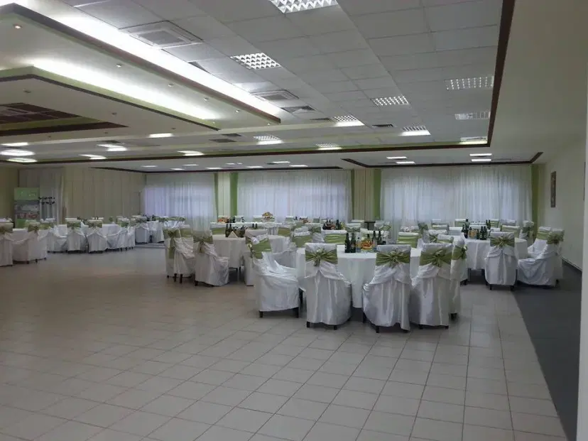 https://honeypot0.s3.amazonaws.com/1702412226745-gallery-ADRYSS%20RESTAURANT%20%283%29.webp