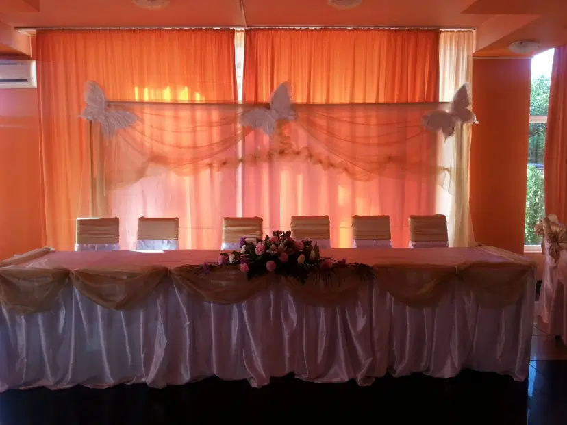 https://honeypot0.s3.amazonaws.com/1702412228298-gallery-ADRYSS%20RESTAURANT%20%285%29.webp