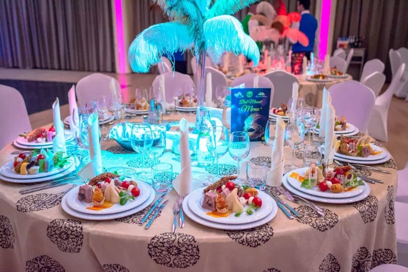 https://honeypot0.s3.amazonaws.com/1702457420267-gallery-INTERNATIONAL%20BALLROOM%20%285%29.webp