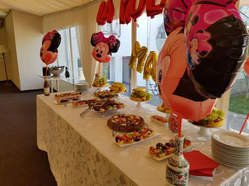 https://honeypot0.s3.amazonaws.com/1702458493657-gallery-SALA%20DE%20NUNTI%20PARADIS%20%285%29.webp