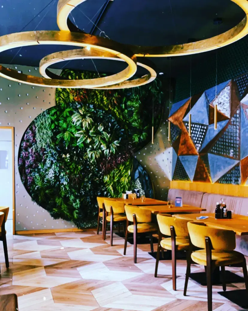 https://honeypot0.s3.amazonaws.com/1702464761613-gallery-ZUCCA%20CITY%20BISTRO%20%285%29.webp