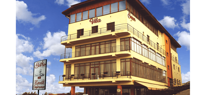 https://honeypot0.s3.amazonaws.com/1702465369047-gallery-cladire-bonjour-bistro-cluj.png
