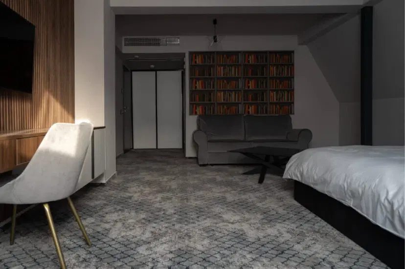 https://honeypot0.s3.amazonaws.com/1702476002472-gallery-HOTEL%20CRISTAL%20%285%29.webp