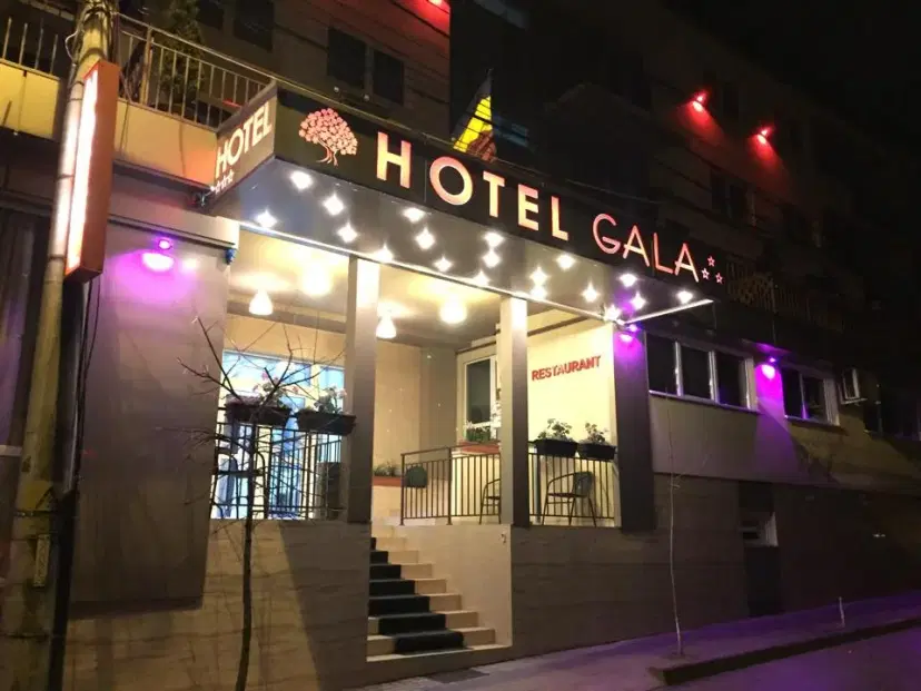 https://honeypot0.s3.amazonaws.com/1702478634800-gallery-hotel%20gala%20%284%29.webp