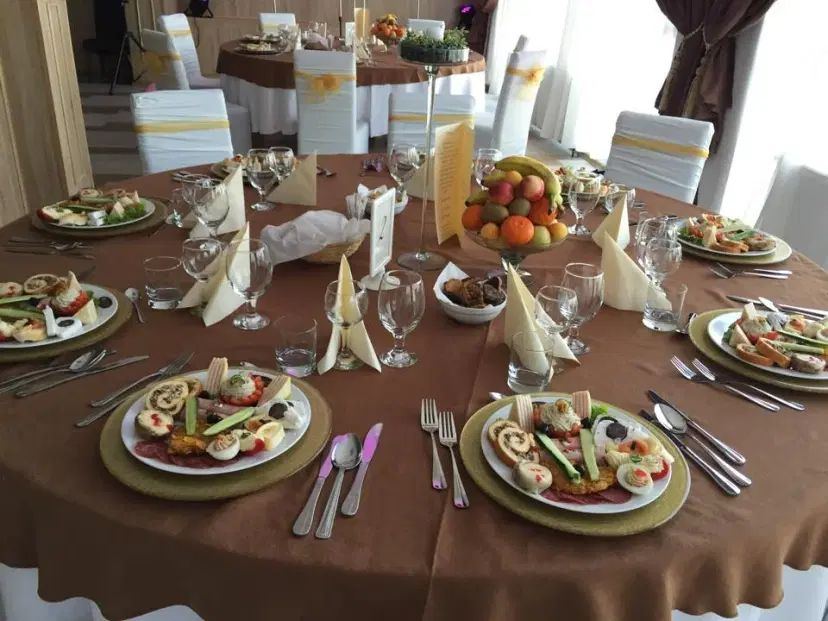 https://honeypot0.s3.amazonaws.com/1702478635470-gallery-hotel%20gala%20%285%29.webp