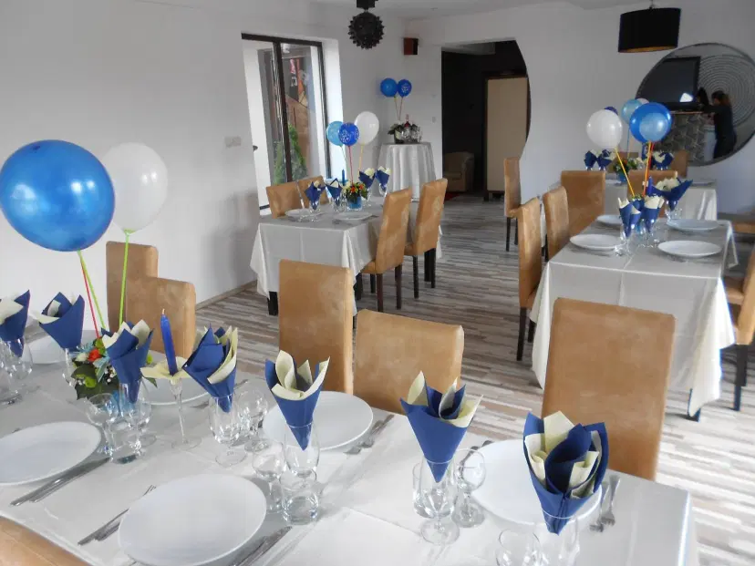 https://honeypot0.s3.amazonaws.com/1702482309947-gallery-RESTAURANT%20LA%20LUCA%20%283%29.webp