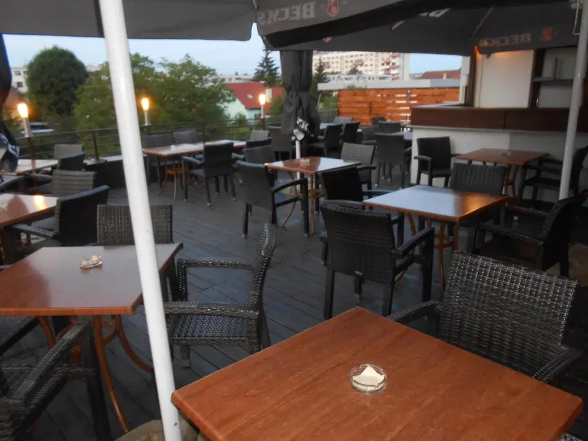 https://honeypot0.s3.amazonaws.com/1702482311688-gallery-RESTAURANT%20LA%20LUCA%20%285%29.webp