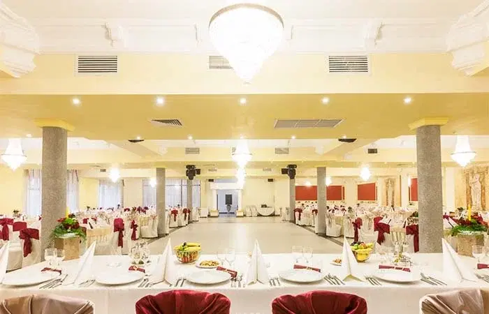 https://honeypot0.s3.amazonaws.com/1702498787384-gallery-HOTEL%20PREMIER%20%285%29.webp