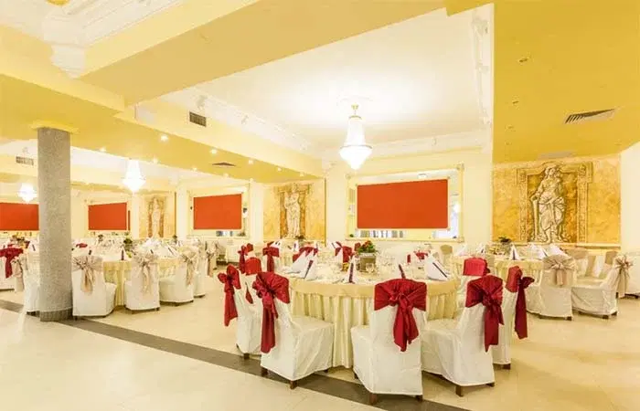 https://honeypot0.s3.amazonaws.com/1702498788556-gallery-HOTEL%20PREMIER%20%287%29.webp