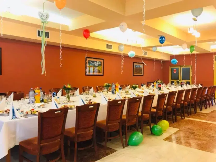 https://honeypot0.s3.amazonaws.com/1702500740682-gallery-HOTEL%20VICTORIA%20%281%29.webp