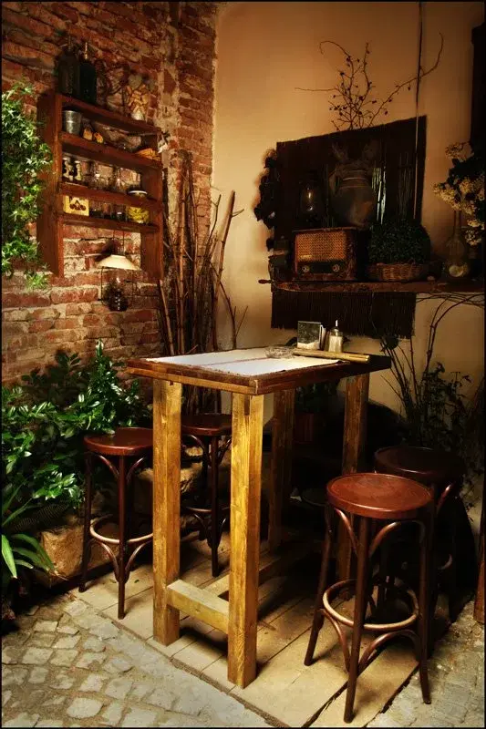 https://honeypot0.s3.amazonaws.com/1702536576761-gallery-BISTRO%20VIENA%20%282%29.webp