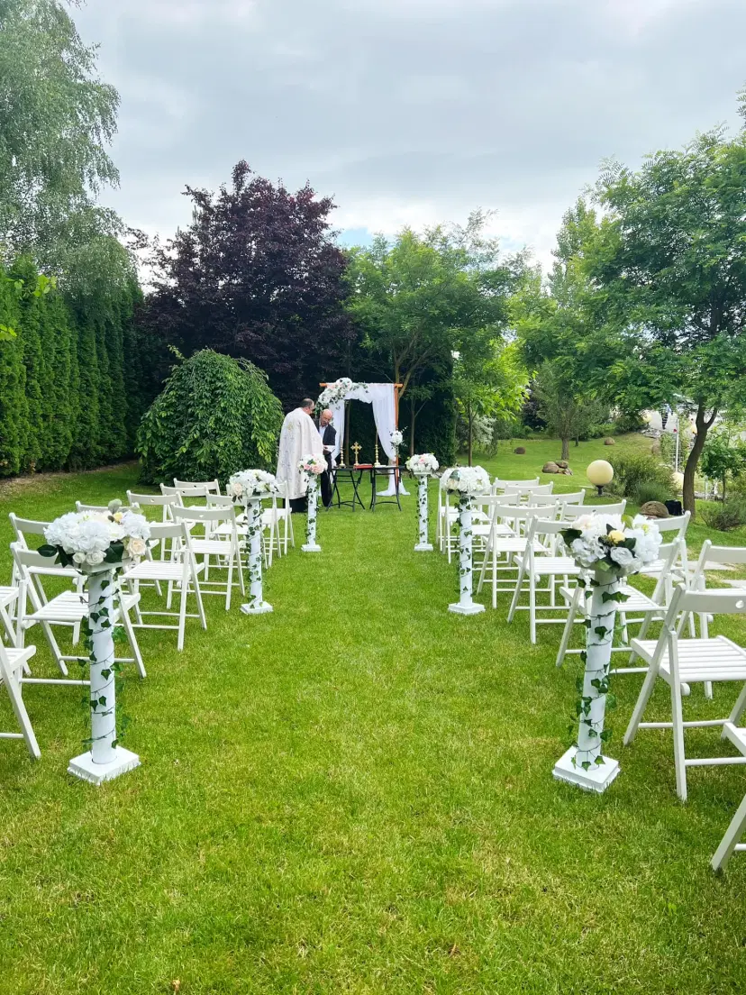 https://honeypot0.s3.amazonaws.com/1702537745558-gallery-VINNYS%20EVENTS%20%286%29.webp
