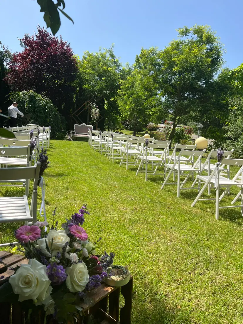 https://honeypot0.s3.amazonaws.com/1702537748614-gallery-VINNYS%20EVENTS%20%289%29.webp