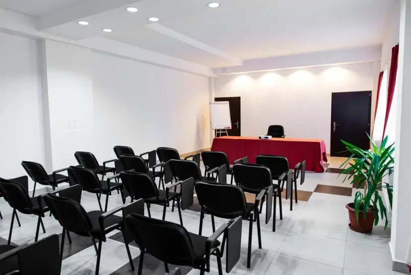 https://honeypot0.s3.amazonaws.com/1702541848986-gallery-Hotel%20Alexis%20%284%29.webp