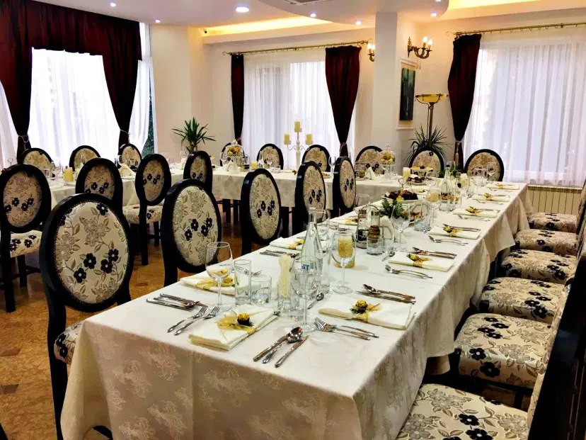 https://honeypot0.s3.amazonaws.com/1702543622485-gallery-Hotel%20Athos%20%284%29.webp