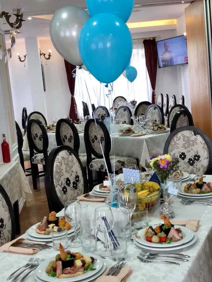 https://honeypot0.s3.amazonaws.com/1702543624269-gallery-Hotel%20Athos%20%286%29.webp