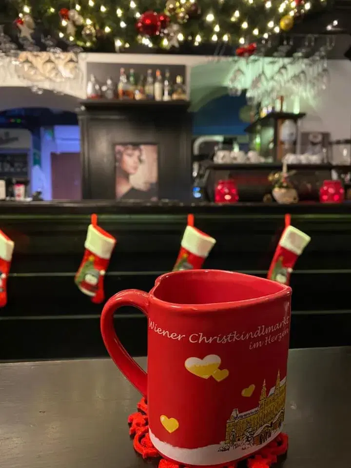 https://honeypot0.s3.amazonaws.com/1702544710576-gallery-RED%20WINE%20BISTRO%20%284%29.webp