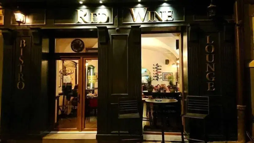 https://honeypot0.s3.amazonaws.com/1702544711245-gallery-RED%20WINE%20BISTRO%20%285%29.webp