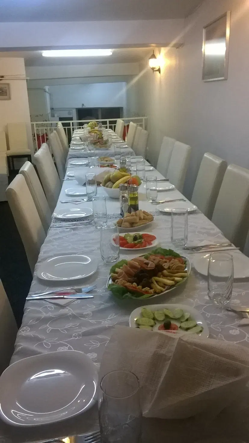 https://honeypot0.s3.amazonaws.com/1702545720274-gallery-RESTAURANT%20GELISSIM%20%282%29.webp