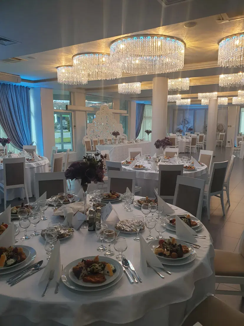 https://honeypot0.s3.amazonaws.com/1702549125068-gallery-GRAND%20MASTER%20HOTEL%20%282%29.webp