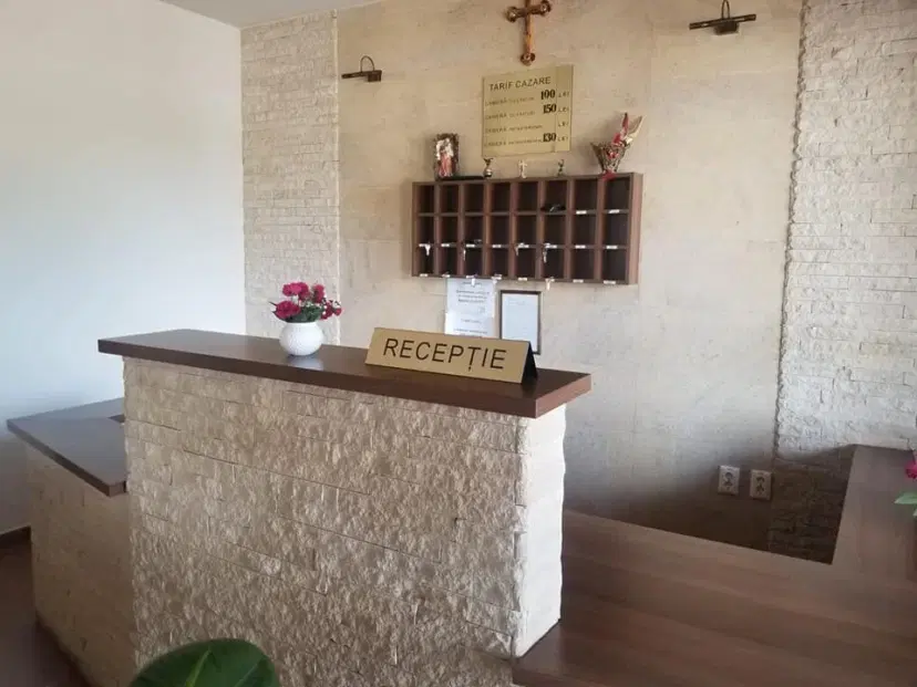 https://honeypot0.s3.amazonaws.com/1702556308348-gallery-HOTEL%20MONTANA%20%282%29.webp