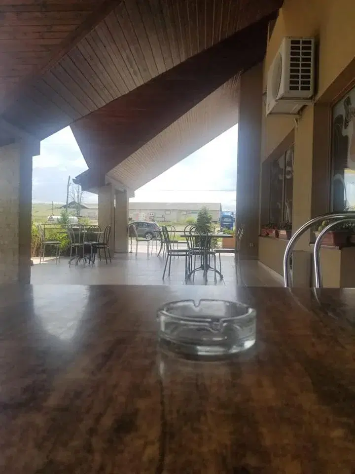 https://honeypot0.s3.amazonaws.com/1702556309617-gallery-HOTEL%20MONTANA%20%284%29.webp