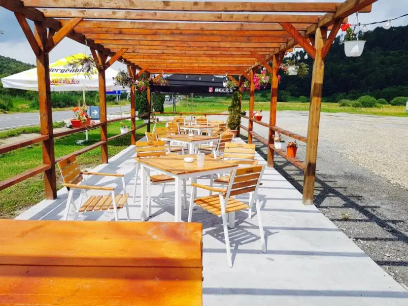 https://honeypot0.s3.amazonaws.com/1702558156112-gallery-RESTAURANT%20FLAMINGO%20%284%29.webp