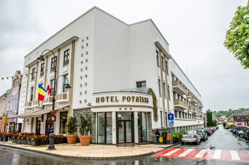 https://honeypot0.s3.amazonaws.com/1702559142354-gallery-HOTEL%20POTAISSA%20%286%29.webp