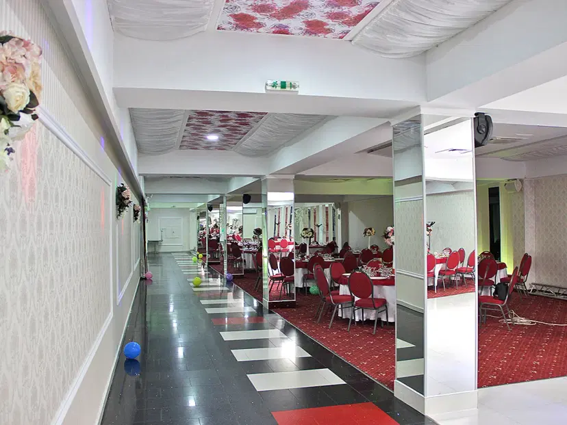 https://honeypot0.s3.amazonaws.com/1702559592492-gallery-RESTAURANT%20CARIBIC%20%286%29.webp