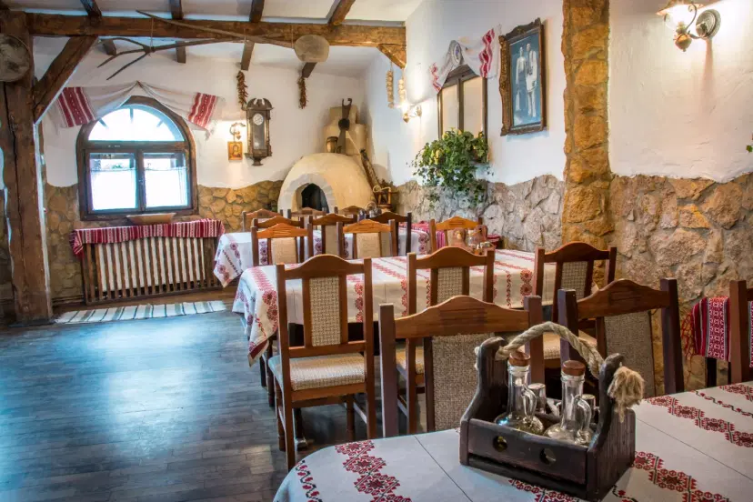 https://honeypot0.s3.amazonaws.com/1702633442265-gallery-RESTAURANT%20VALACHIA%20%282%29.webp