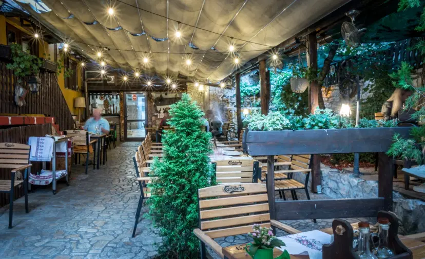 https://honeypot0.s3.amazonaws.com/1702633446585-gallery-RESTAURANT%20VALACHIA%20%287%29.webp