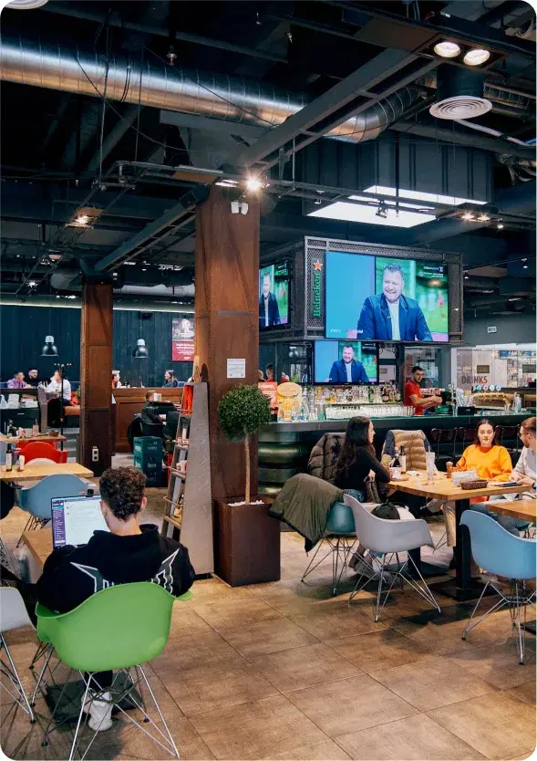 https://honeypot0.s3.amazonaws.com/1702638860339-gallery-RESTAURANT%20MARTY%20%283%29.webp