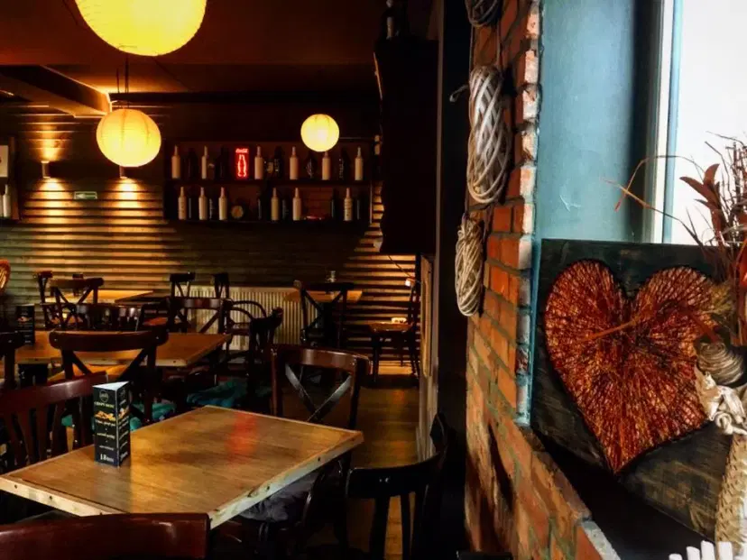 https://honeypot0.s3.amazonaws.com/1702642801799-gallery-RESTAURANT%20STORE%20%284%29.webp