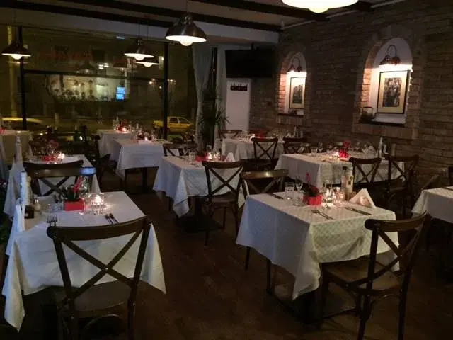 https://honeypot0.s3.amazonaws.com/1702644333384-gallery-Serata.webp