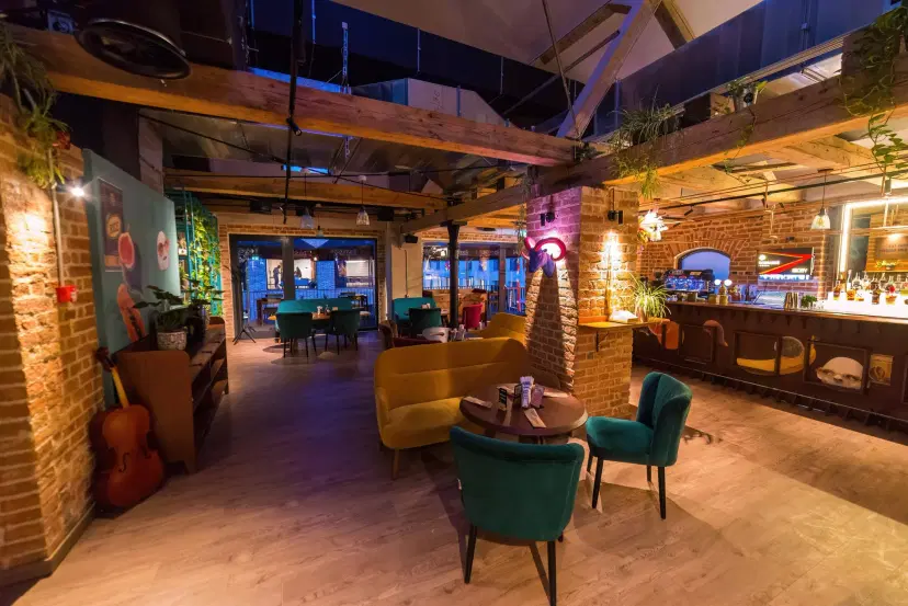 https://honeypot0.s3.amazonaws.com/1702644801371-gallery-RESTAURANT%20BRUTO%20%282%29.webp
