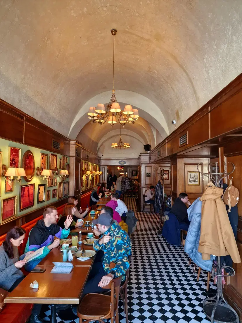 https://honeypot0.s3.amazonaws.com/1702657422808-gallery-RESTAURANT%20TOULOUSE%20%283%29.webp