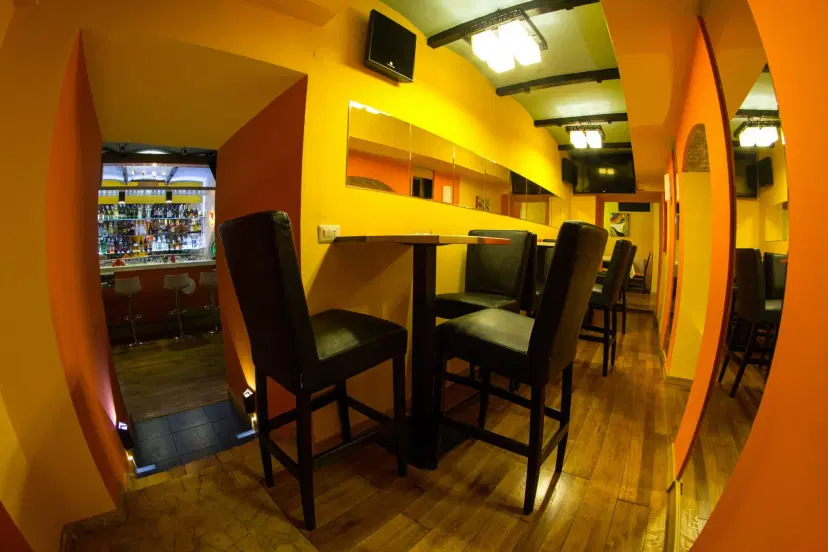 https://honeypot0.s3.amazonaws.com/1702710353816-gallery-RESTAURANT%20LA%20MOVIDA%20%285%29.webp