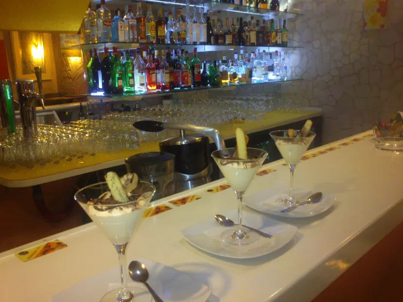 https://honeypot0.s3.amazonaws.com/1702710354772-gallery-RESTAURANT%20LA%20MOVIDA%20%286%29.webp