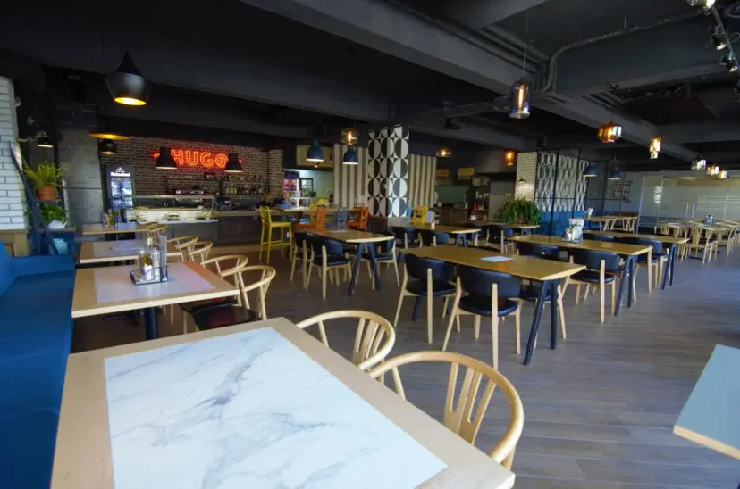 https://honeypot0.s3.amazonaws.com/1702712640831-gallery-RESTAURANT%20HUGO%20%282%29.webp
