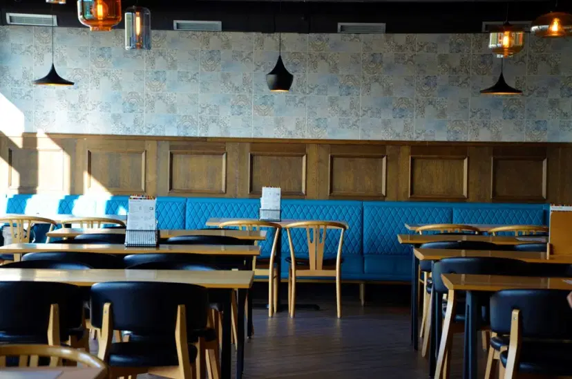 https://honeypot0.s3.amazonaws.com/1702712642556-gallery-RESTAURANT%20HUGO%20%284%29.webp