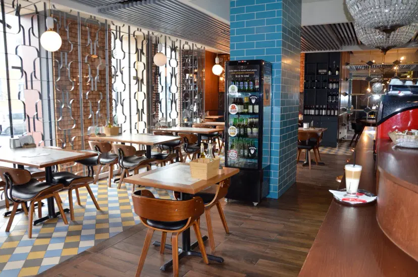 https://honeypot0.s3.amazonaws.com/1702712644161-gallery-RESTAURANT%20HUGO%20%286%29.webp