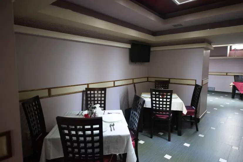 https://honeypot0.s3.amazonaws.com/1702713168140-gallery-RESTAURANT%20PAPRIKA%20%283%29.webp