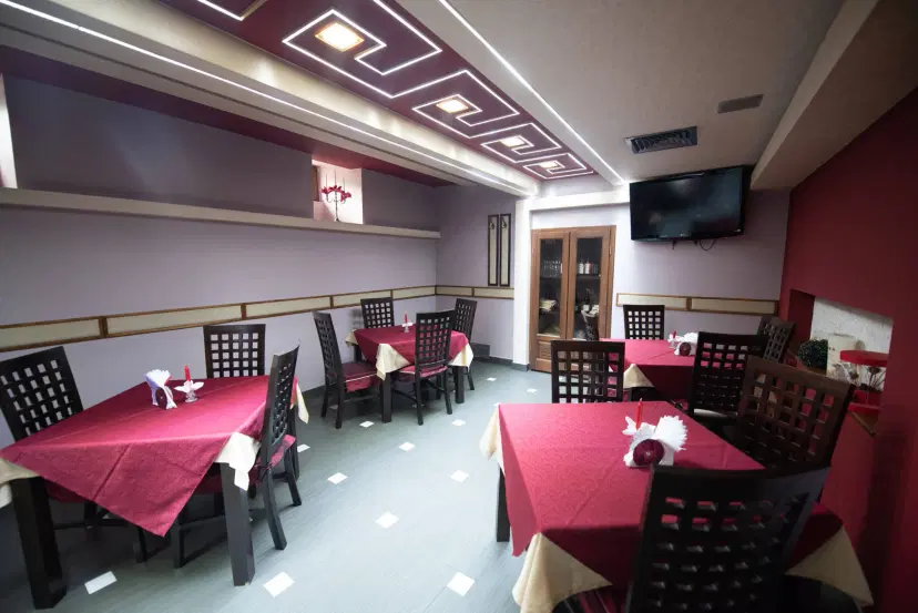https://honeypot0.s3.amazonaws.com/1702713169948-gallery-RESTAURANT%20PAPRIKA%20%285%29.webp
