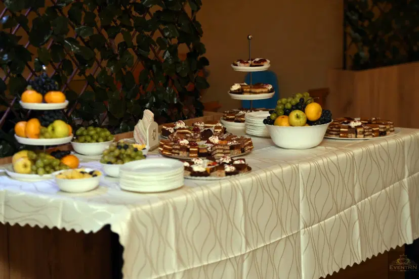 https://honeypot0.s3.amazonaws.com/1702717372433-gallery-RESTAURANT%20COLINA%20%285%29.webp