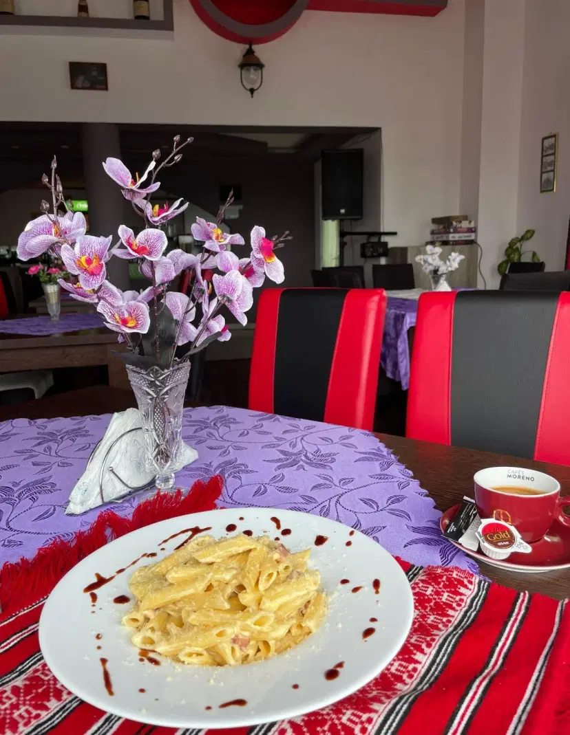https://honeypot0.s3.amazonaws.com/1703146627374-gallery-RESTAURANT%20GOLD%20FREEDOM%20%286%29.webp