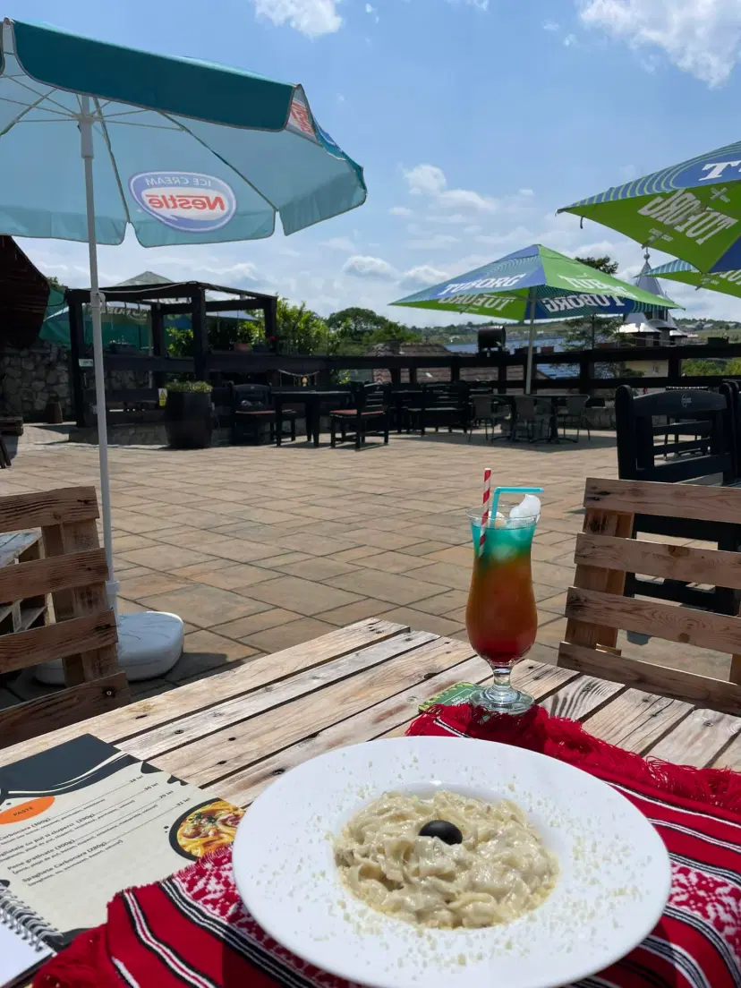 https://honeypot0.s3.amazonaws.com/1703146628278-gallery-RESTAURANT%20GOLD%20FREEDOM%20%287%29.webp