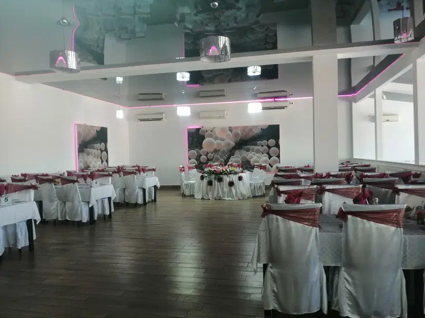 https://honeypot0.s3.amazonaws.com/1703147116720-gallery-RESTAURANT%20ZORILE%20%281%29.webp